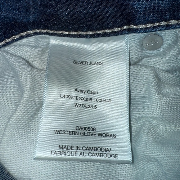 Silver Jeans Avery Capri women’s sz 27 style L44922EGX396 distressed - Picture 9 of 10